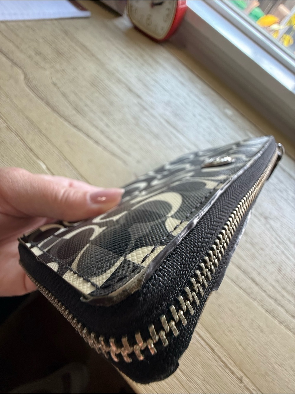 Coach Signature Pattern Wallet - Picture 11 of 14